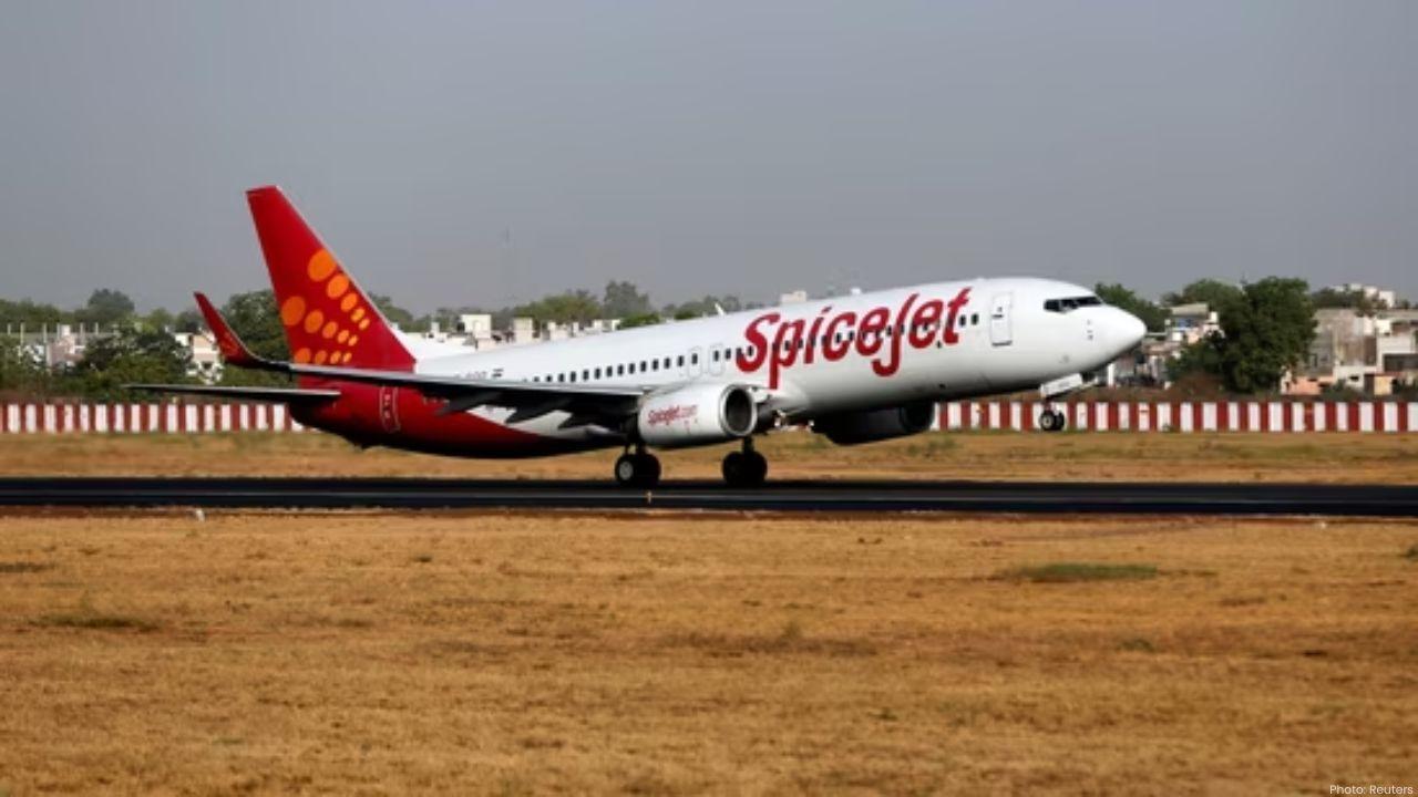 SpiceJet Passenger Finds Object in Soft Drink Can Mid-Flight