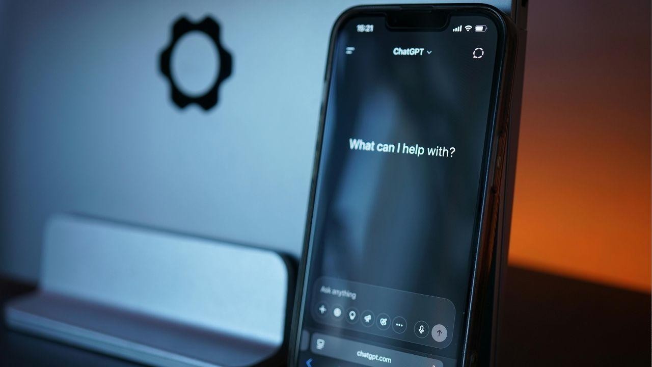 ChatGPT Goes Down Worldwide, Users Left Frustrated and Waiting