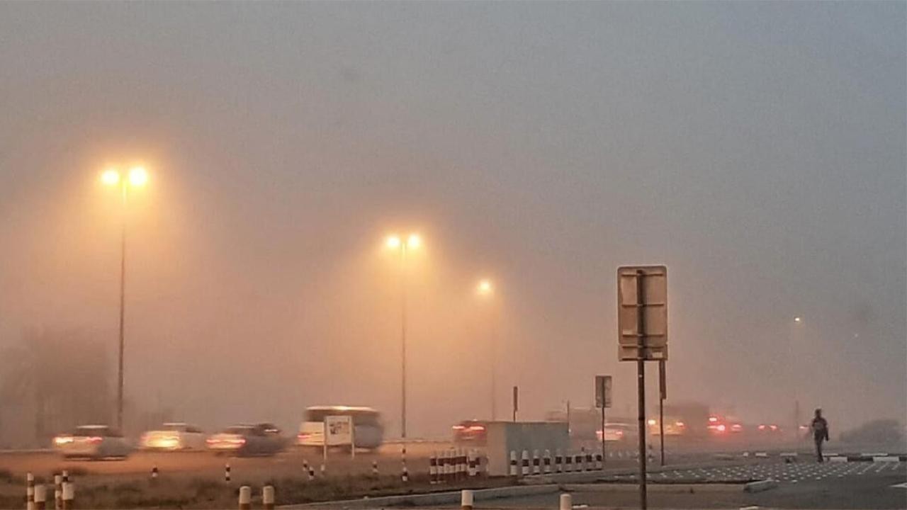 UAE Issues Red and Yellow Fog Alerts in Abu Dhabi as Temperatures Soar