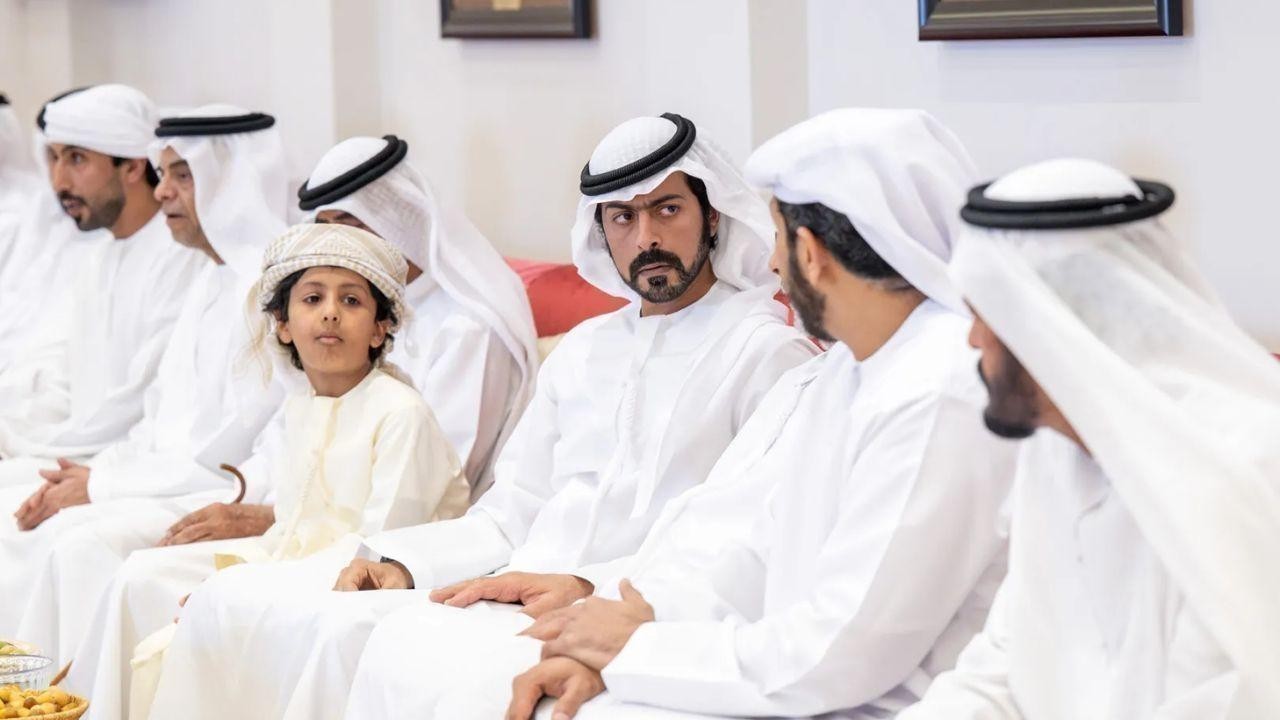 Sheikh Khalifa Offers Condolences to Al Mansouri Family