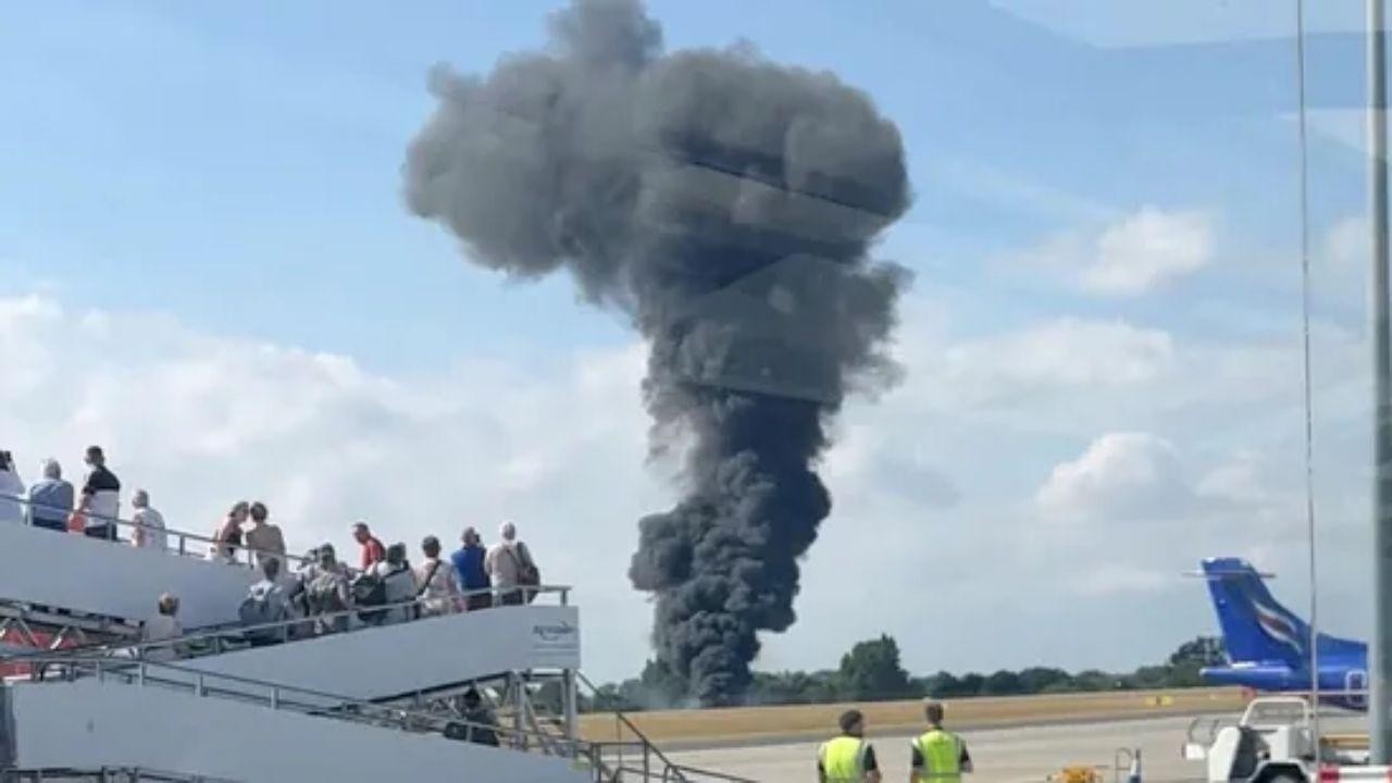Small aircraft crashes at Southend Airport, UK