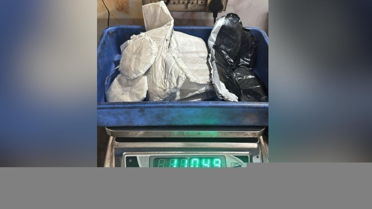 Couple Held At Surat Airport For Smuggling Over 20 Kg Gold