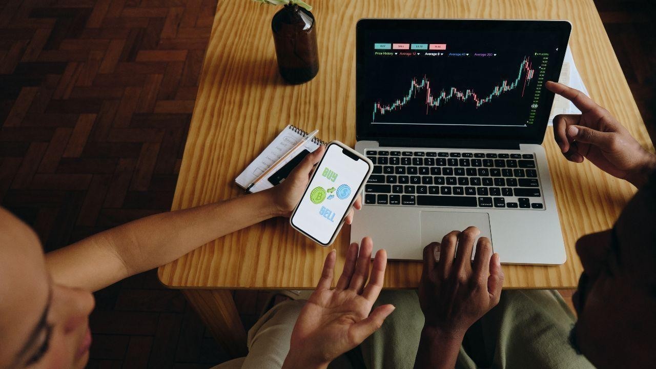 Best Stocks to Invest in 2025 for Diversification and Steady Growth