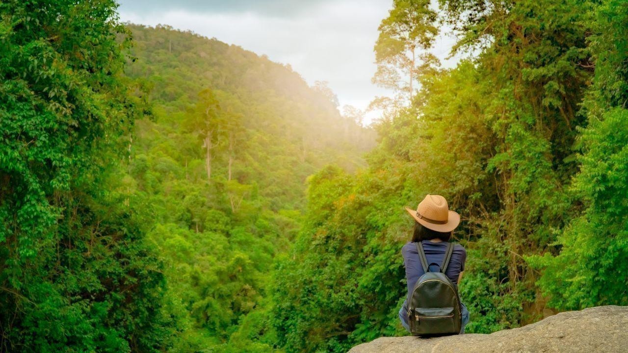 10 Simple Safety Tips for Traveling Alone in a New Country