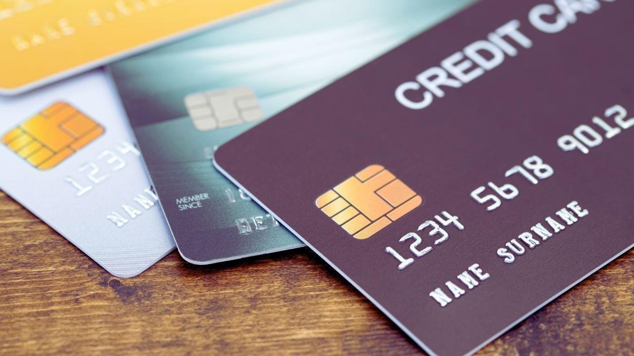 Credit or Debit? Choosing the Right Card for Every Situation