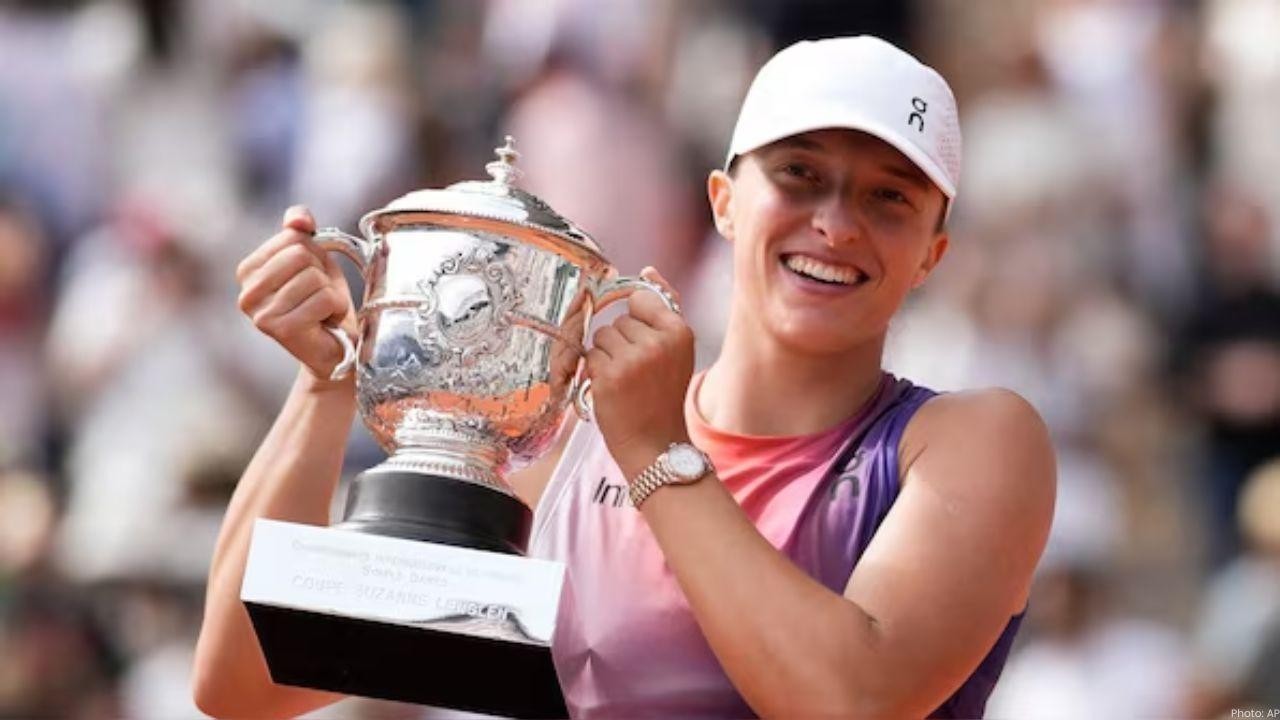 Iga Swiatek Qualifies for 2025 WTA Finals After Cincinnati Win