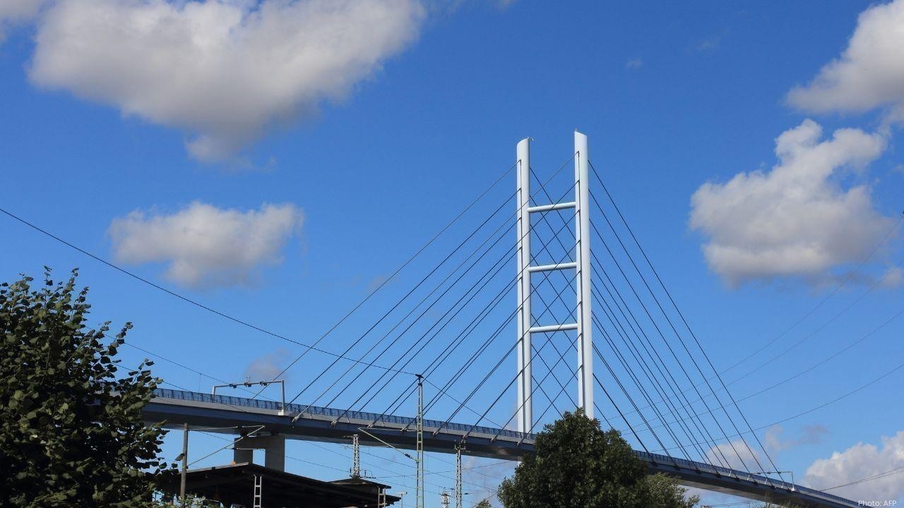 China’s Huajiang Bridge Passes Test, Set to Be World’s Tallest