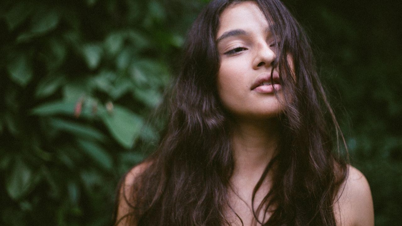 Hair Care Tips to Beat Monsoon Frizz