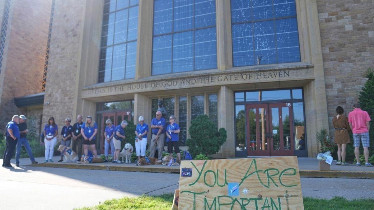 Minneapolis church shooting kills 2 children 17 injured