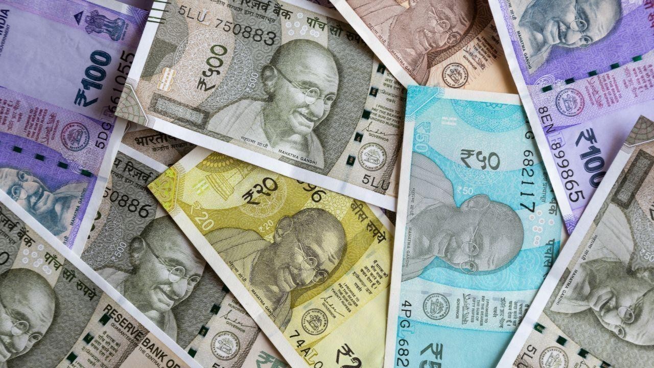 Indian Rupee Hits 24 Against Dirham Amid US Tariff Pressure