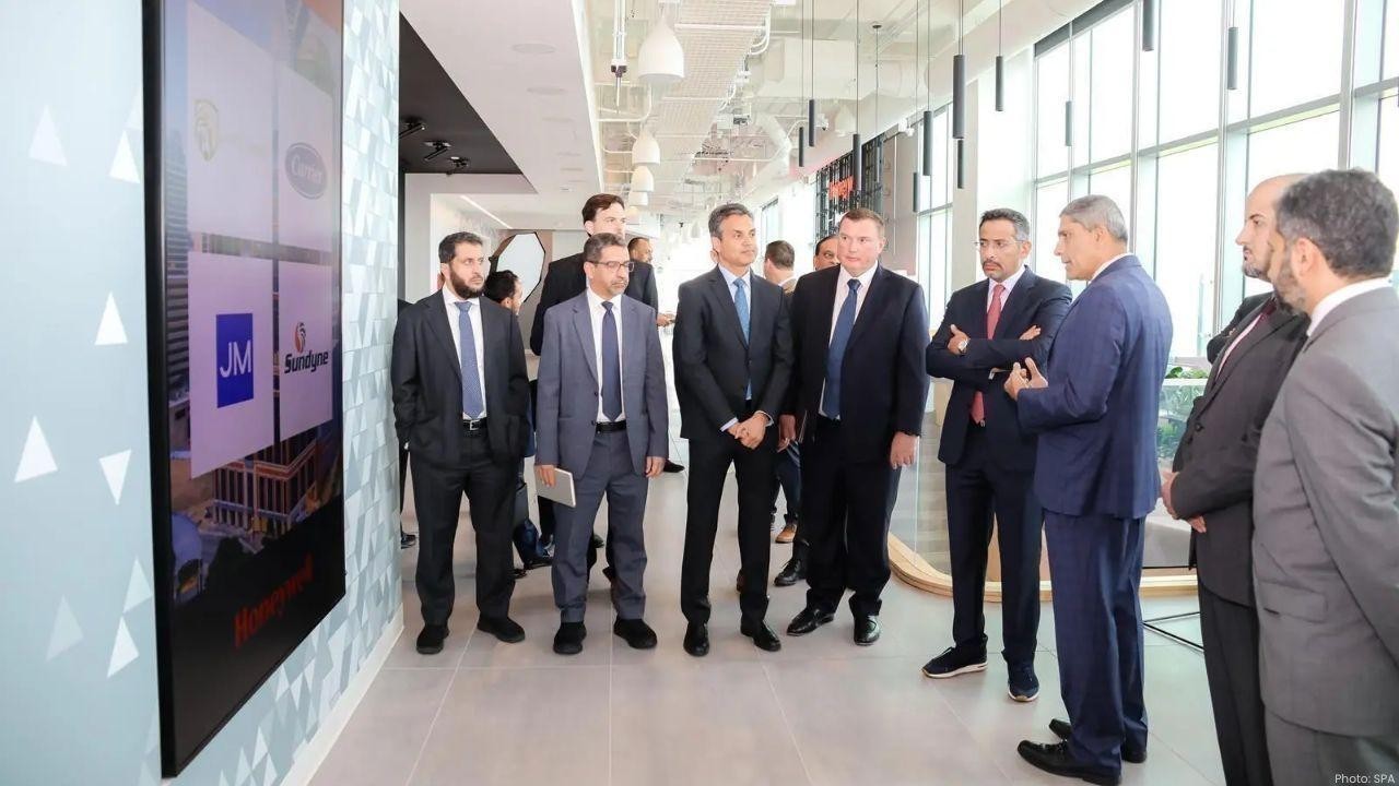 Saudi Minister Meets Honeywell CEO to Boost Smart Industry