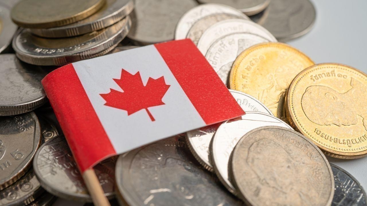 Canadian Dollar Rises as US Data Boosts Investor Confidence