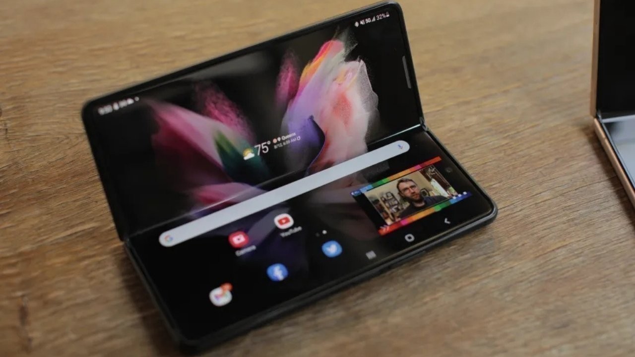 Samsung’s Foldable Future: Will the Galaxy Z Fold 8 or Tri-Fold Dominate 2025?