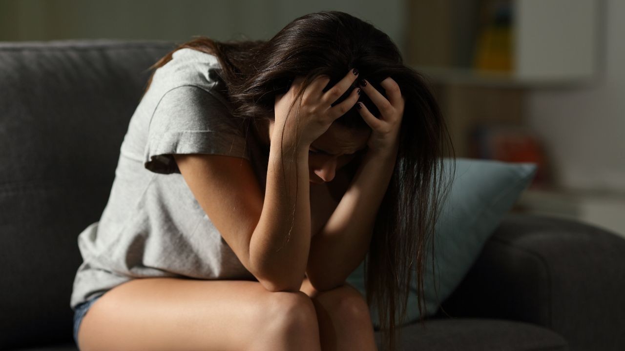 Understanding Anxiety Disorders: Simple Guide to Causes, Symptoms, and Treatment