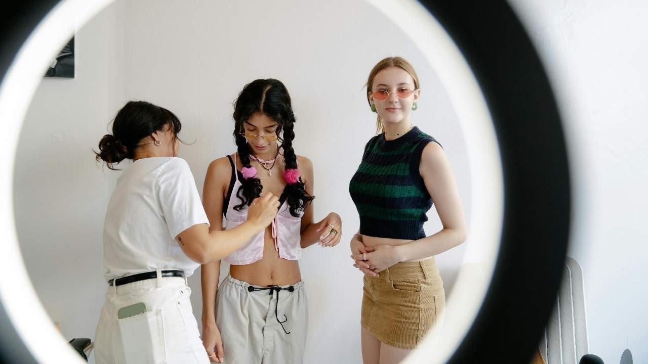 Fashion and Neuroscience  How Clothing Shapes the Brain  Emotions  and Confidence