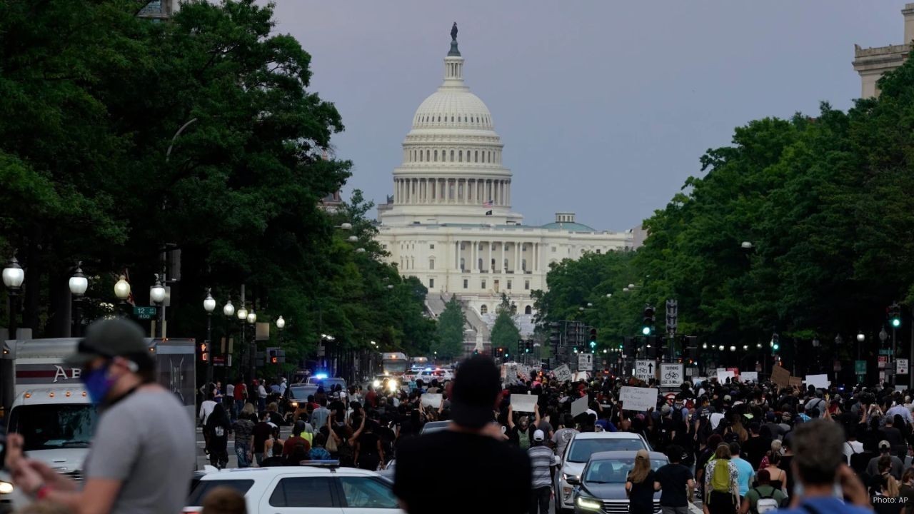 FBI Fires Agents Who Knelt at George Floyd Protest