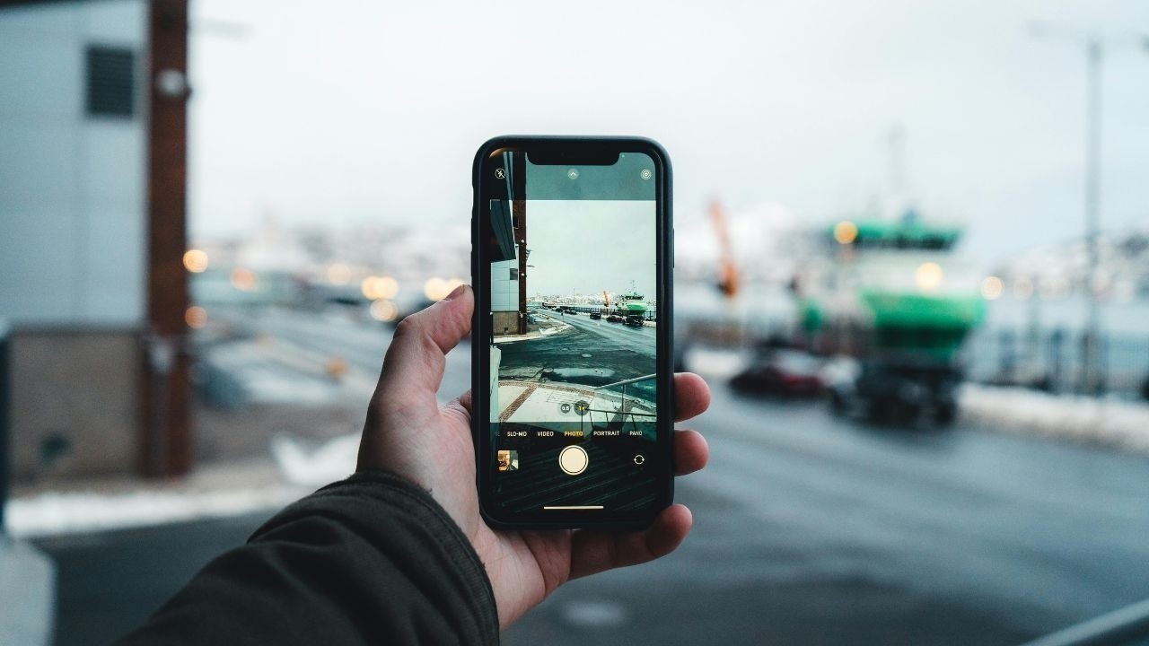 5 Things to Check Before Buying a Smartphone Under ₹50,000