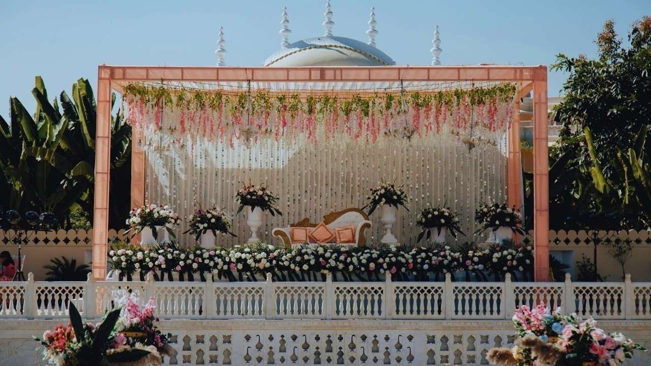 Wedding Trends 2025: Micro-Ceremonies, Eco-Sarees, and Subscription Décor