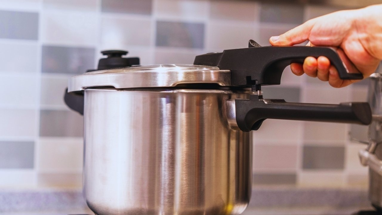 Pressure Cooker Power: 15-Minute Family Meals That Aren’t Boring