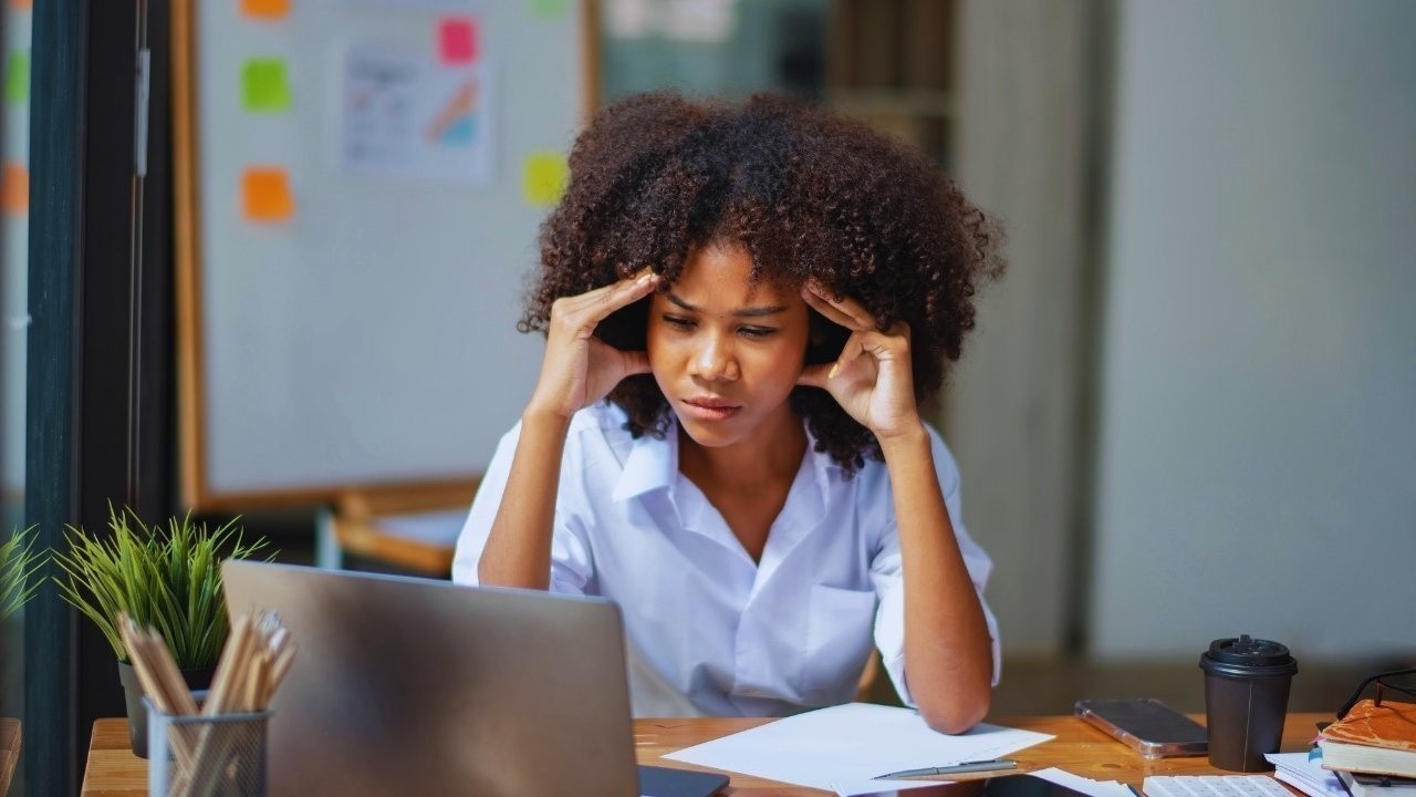 Stress Signals You’re Ignoring: Subtle Body Clues and Quick Resets That Actually Work