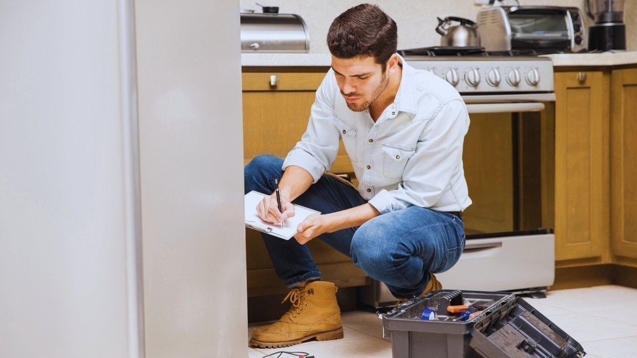 DIY Home Repairs Non-Experts Can Safely Do This Weekend