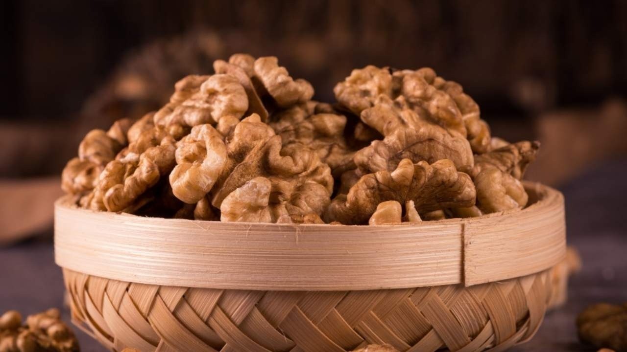 Discover How a Handful of Walnuts Can Boost Your Body and Mind
