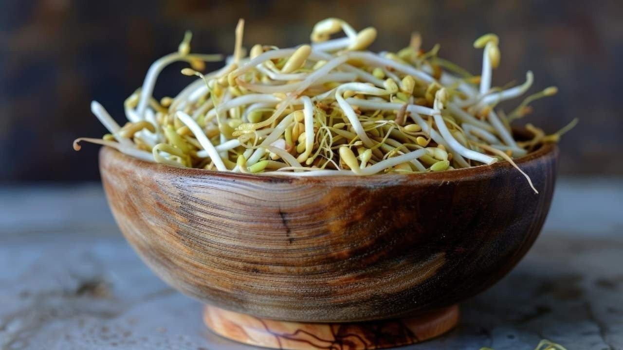 The Right Way to Eat Sprouts for Maximum Protein Absorption