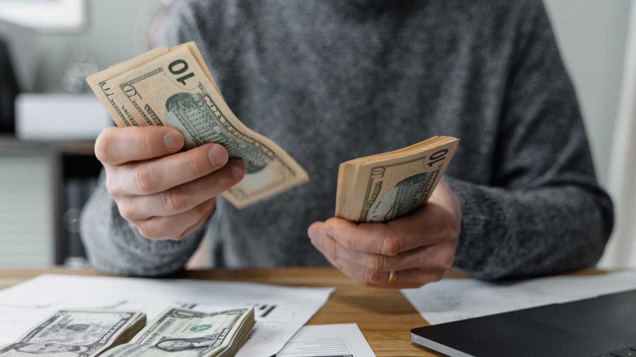 How to Improve Your Credit Score in the UAE Fast | Practical Steps