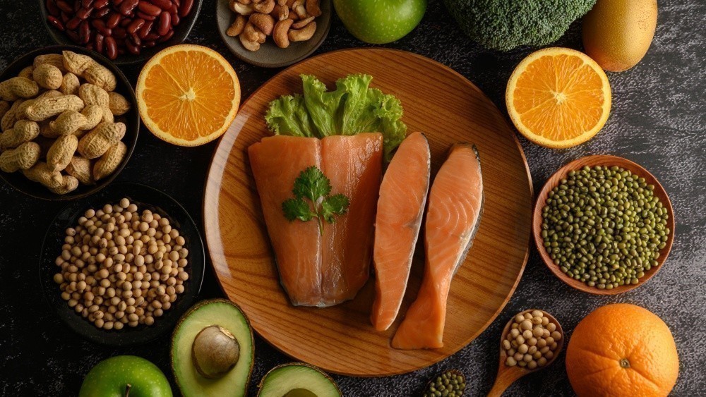 Beyond Iodine: The 5 Essential Nutrients Your Thyroid Actually Needs (Men & Women)