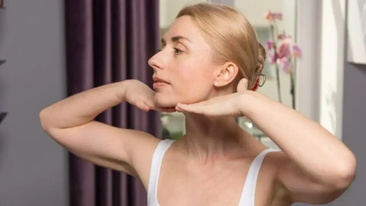 Define Your Jawline: The 7-Day Face Yoga Challenge for a Sculpted Look