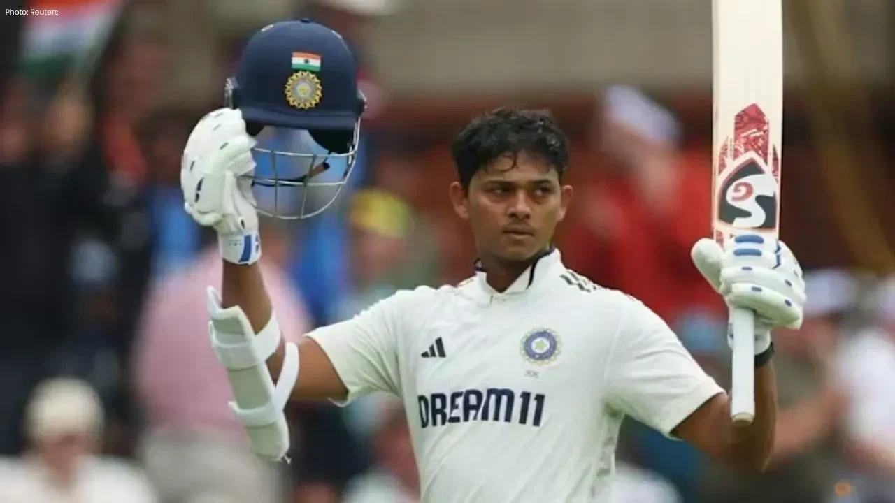 India Struggle in Guwahati, 174-7 Against South Africa