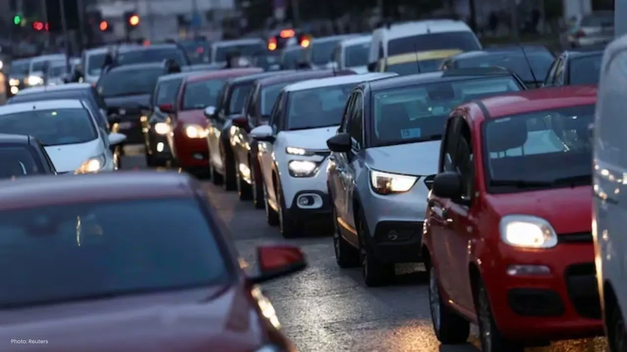 Europe’s Car Sales Jump as EVs Accelerate Ahead in October