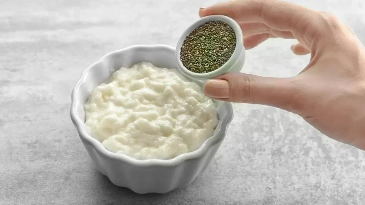 How to Consume Curd and Chia Seeds: The Right Way to Enjoy This Healthy Combination