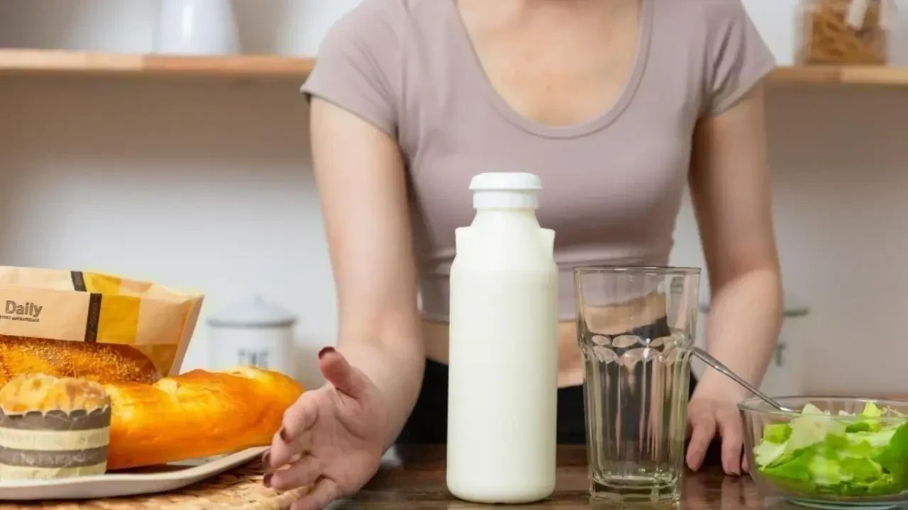 Avoid These Food Combinations with Milk for Better Health