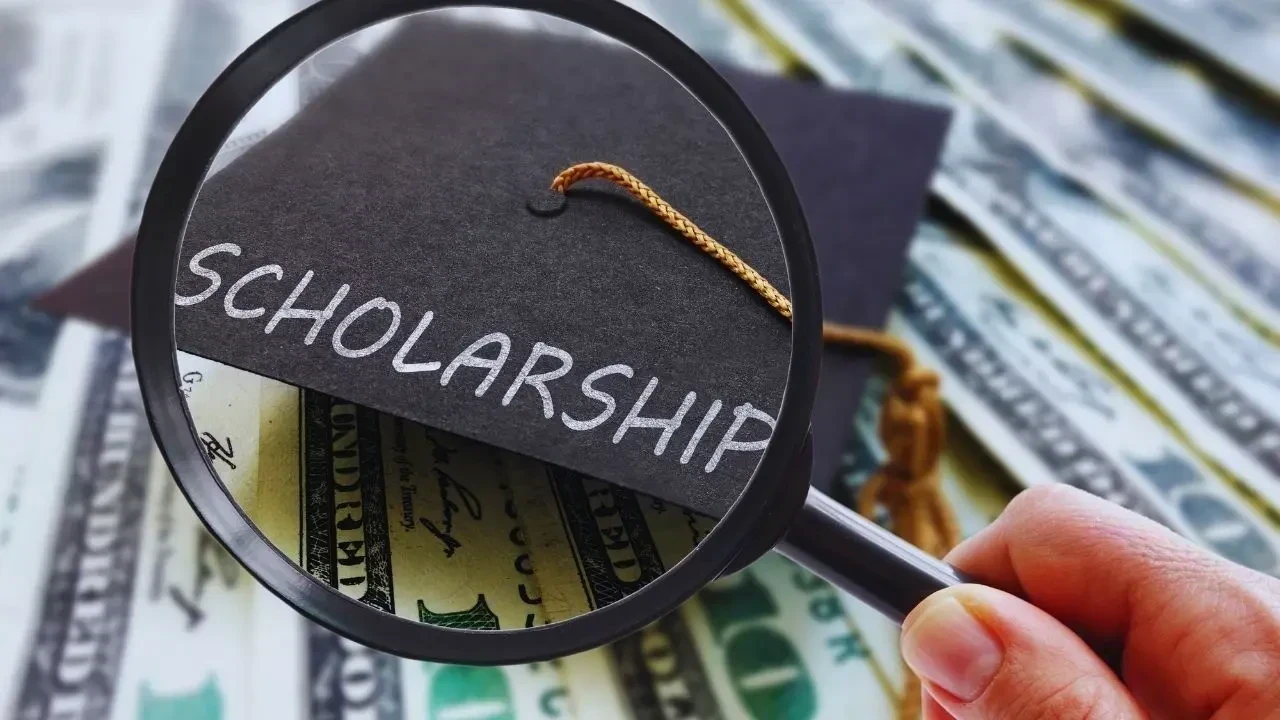Navigating Uncertainty: Scholarships and Skills in Today's Job Market