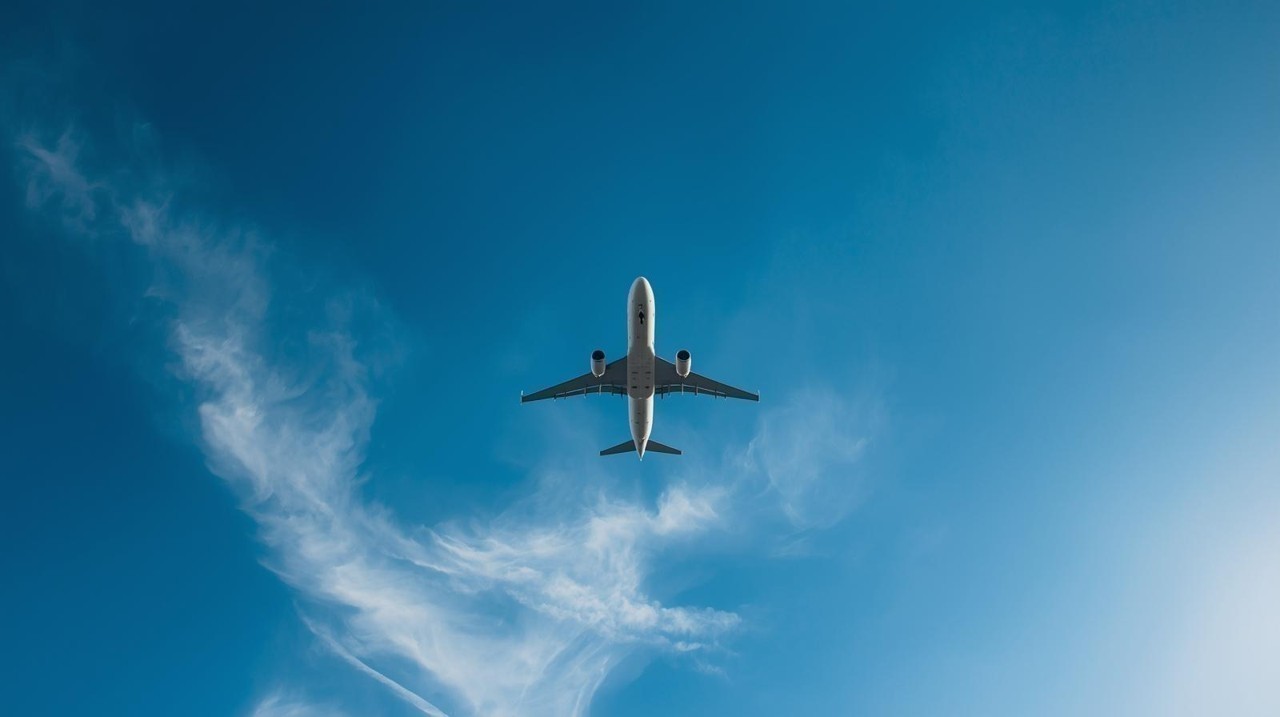 Finding Cheap Flights: The Best Day to Book Your Ticket | Smart Travel Savings Guide