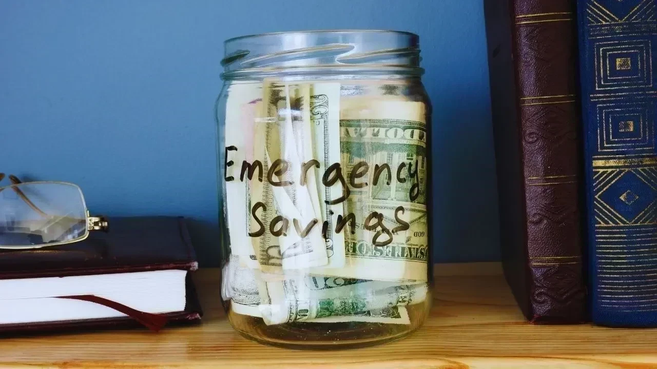 Create Your Emergency Fund Within a Year: A Feasible Approach Despite Flat Salaries