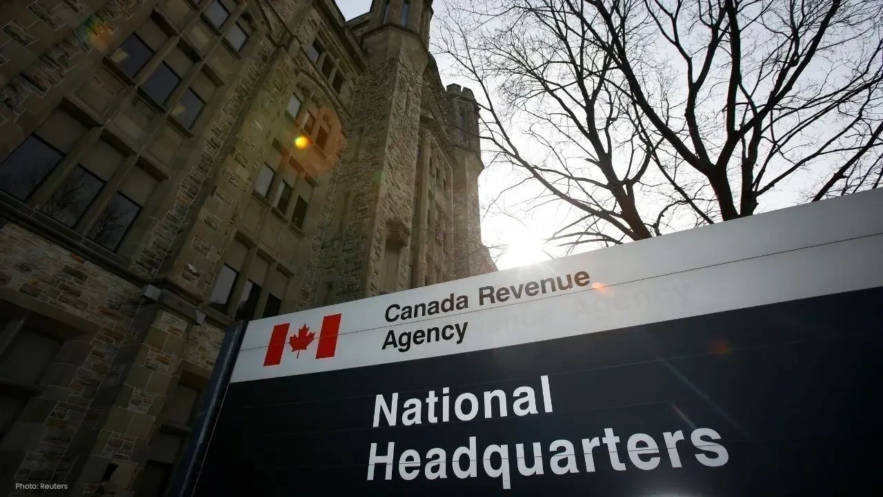 Phoenix Payroll Controversy Puts Federal Workers in a Tight Spot