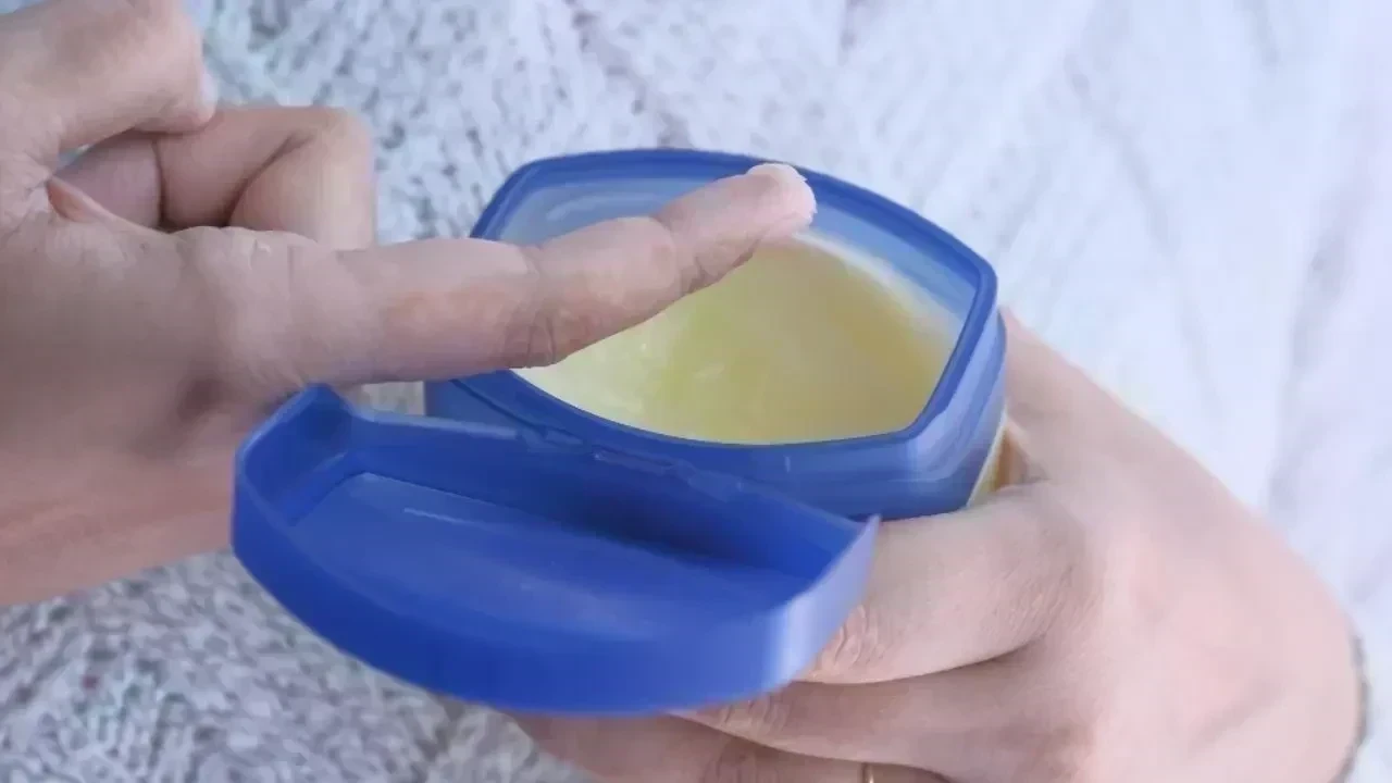 The Ultimate Vaseline Hacks: 7 Low-Cost Beauty Secrets Dermatologists Swear By