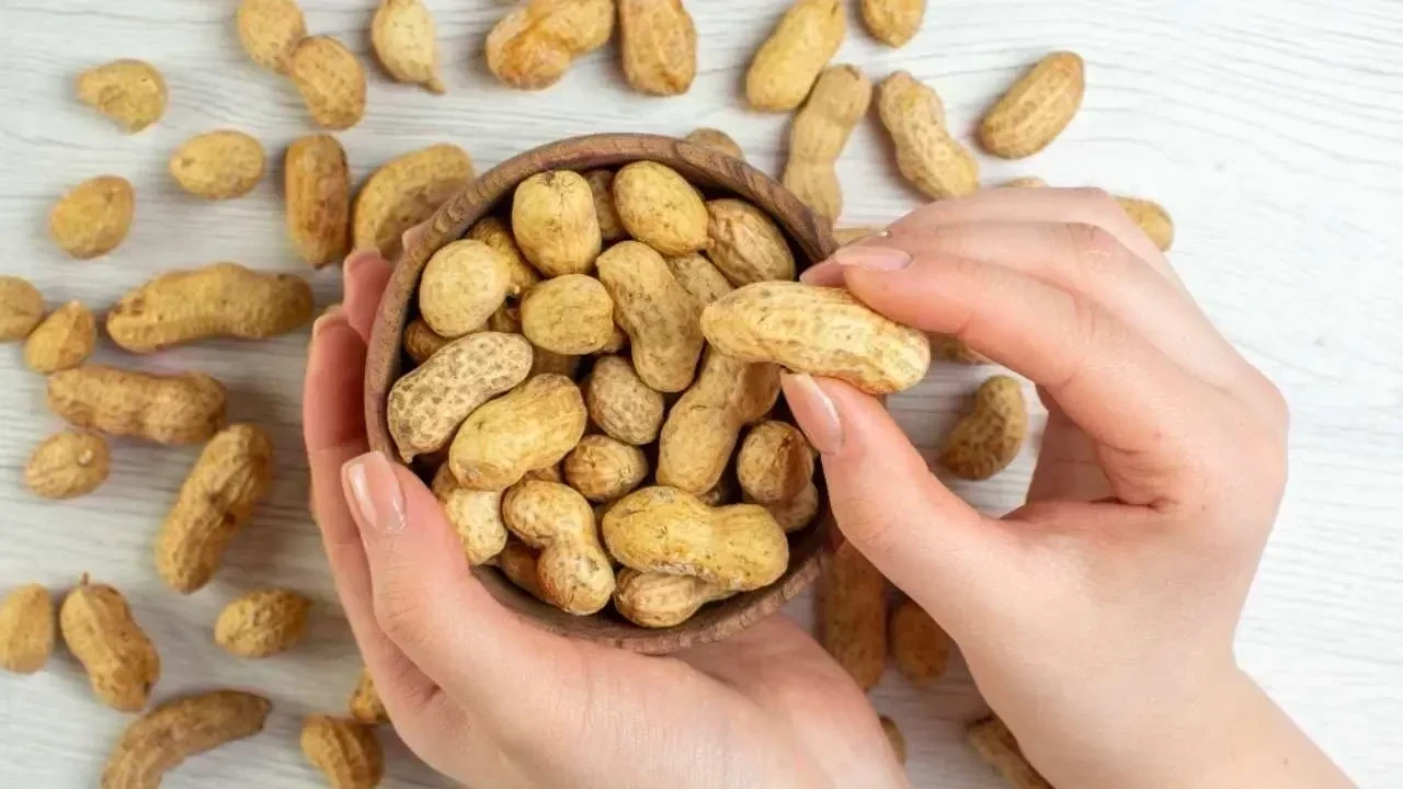 Benefits of Eating Peanuts in Winter