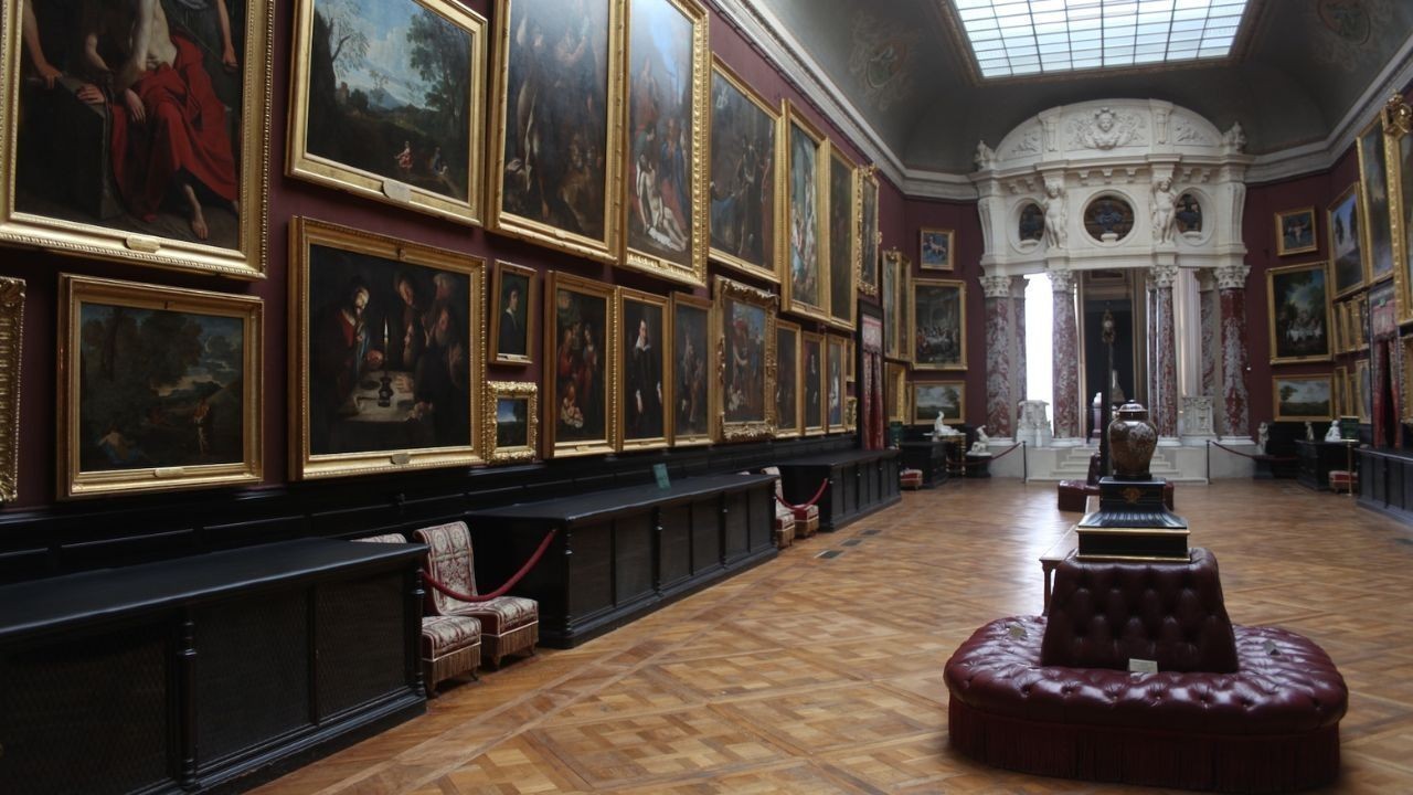 Louvre Heist Unfolds in Real-Time on Discovery MENA