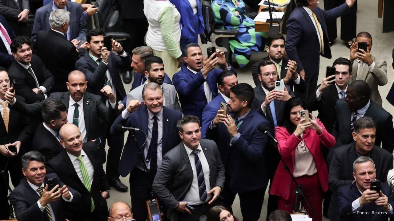 Controversy Erupts as Brazil's Lower House Endorses Bill Potentially Easing Bolsonaro's Prison Sentence