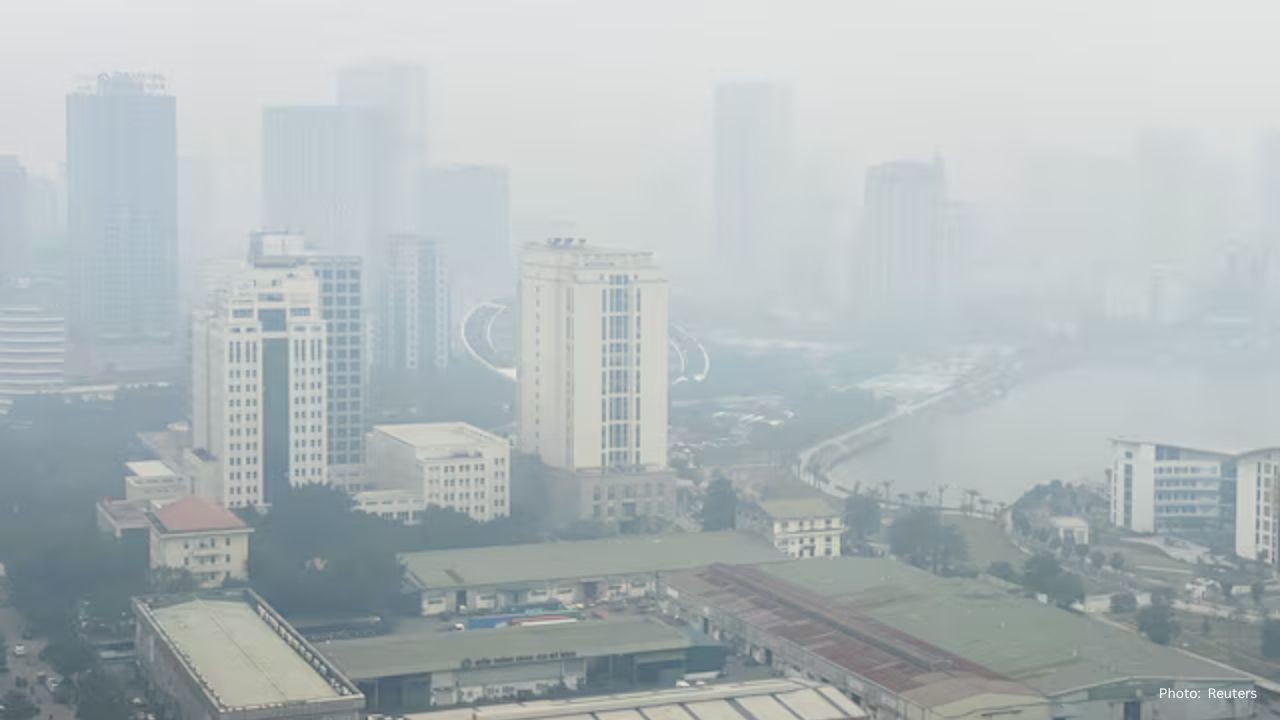 Hanoi Battles Severe Smog Crisis as Factories Ordered to Cut Production