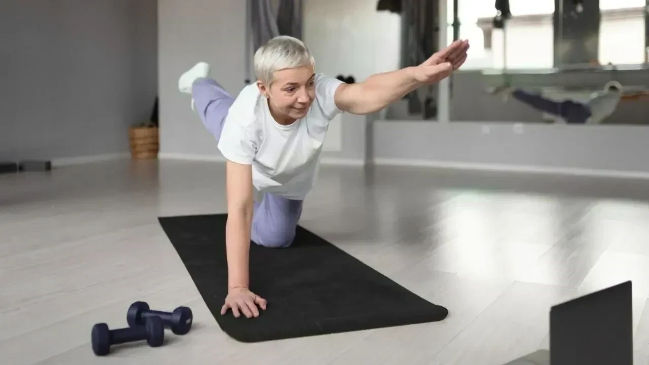 After 50, This Easy 5-Minute Evening Routine May Boost Muscle More Than Morning Workouts