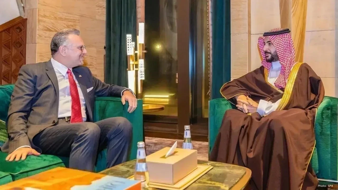 Saudi Defense Minister Engages with US Advisor in Riyadh