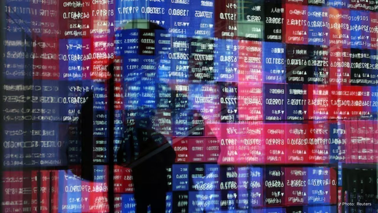 Positive Signals: Asian Markets Boosted by Japan's Rate Hike and Wall Street Gains