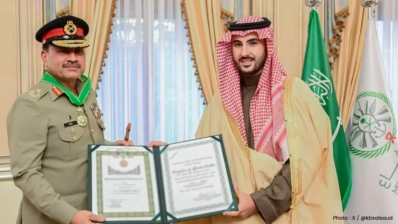 Field Marshal Asim Munir Awarded Top Civilian Honor by Saudi Arabia