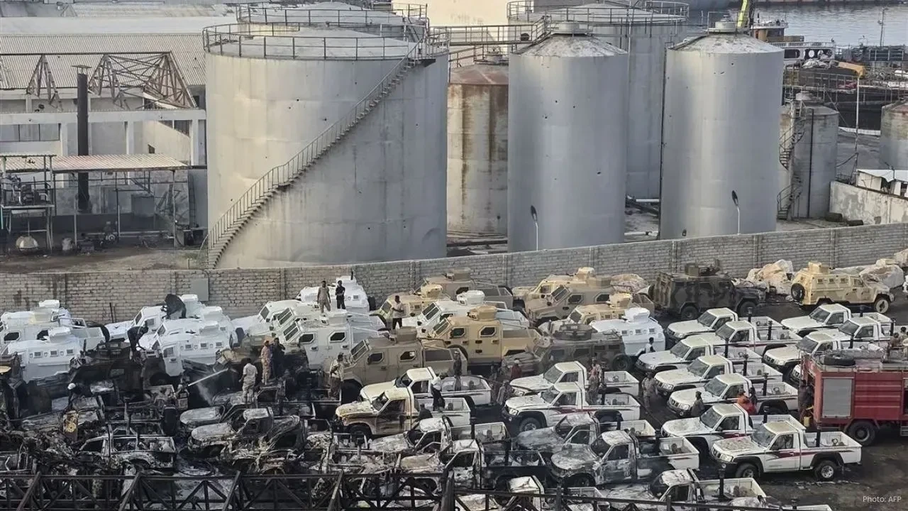 Saudi Strike on Yemen Port Triggers Rift, UAE Announces Exit