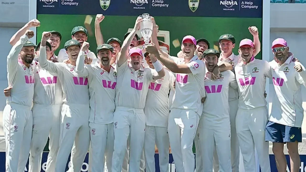 Australia Clinches Ashes Series with 4-1 Victory; Khawaja Bids Farewell