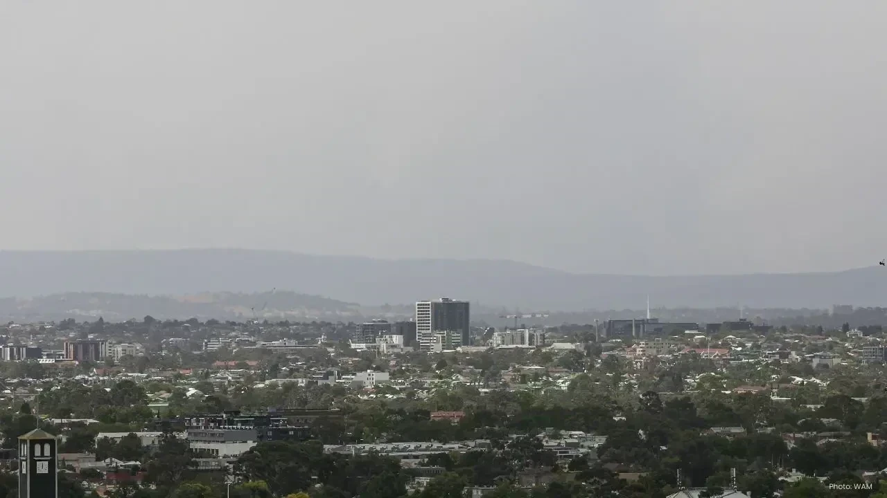 Victoria Bushfires Worsen: Three Missing, Homes Destroyed